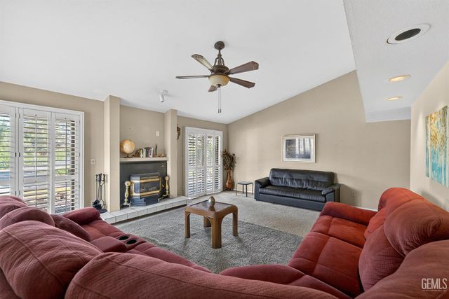 12110 Backdrop Court, Bakersfield, CA 93306