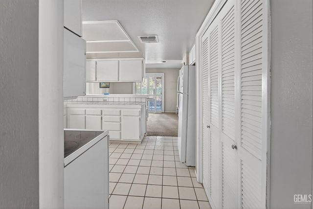 12110 Backdrop Court, Bakersfield, CA 93306