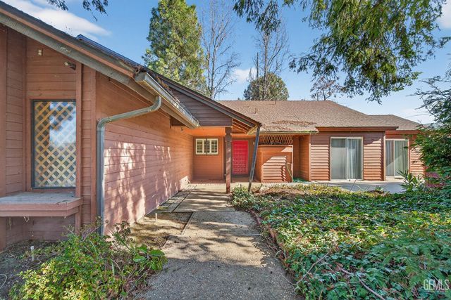 12110 Backdrop Court, Bakersfield, CA 93306