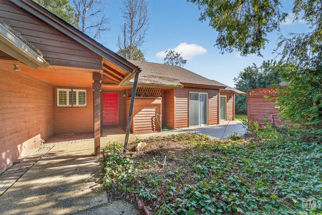 12110 Backdrop Court, Bakersfield, CA 93306