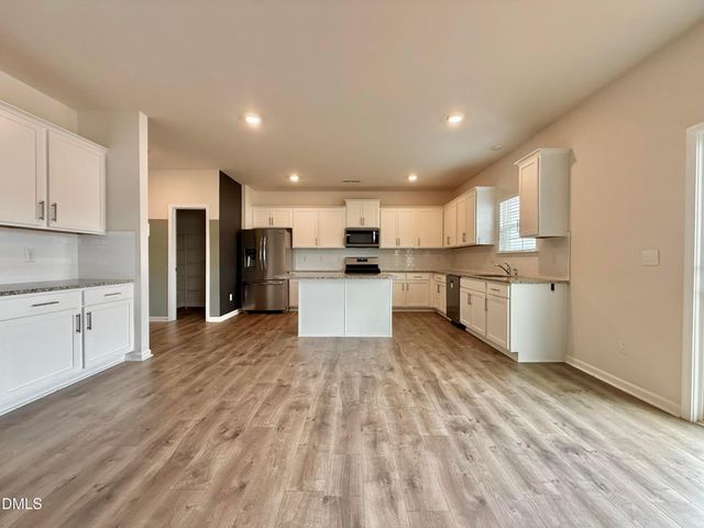 2014 Summer Walk Drive, Mebane, NC 27302