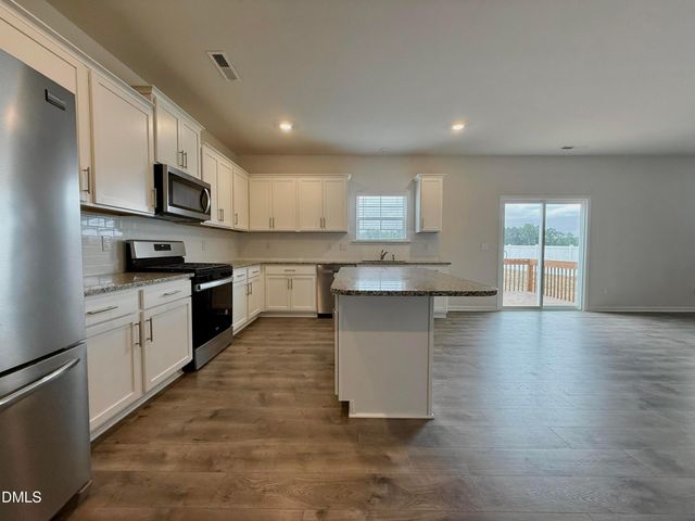 2014 Summer Walk Drive, Mebane, NC 27302