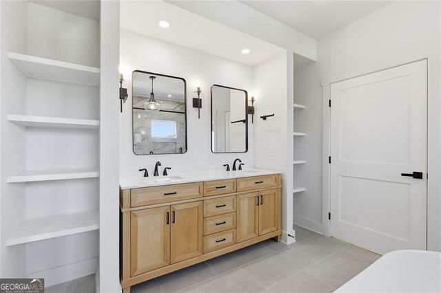 5746 Avalon Commons Way, Clermont, GA 30527