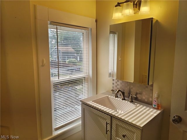 914 W 50th Street, Ashtabula, OH 44004