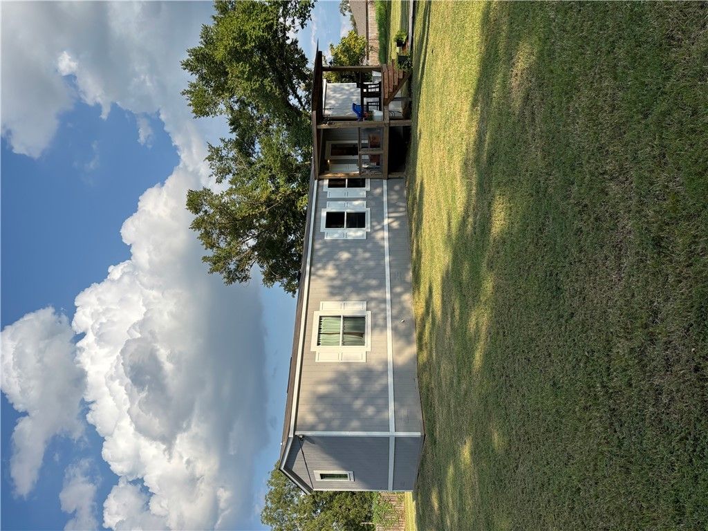 101 Edwards Street, Franklin, TX 77856