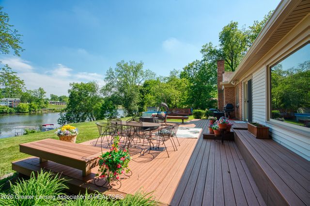 3619 Waverly Hills Road, Lansing, MI 48917