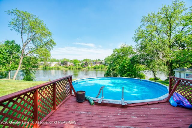 3619 Waverly Hills Road, Lansing, MI 48917