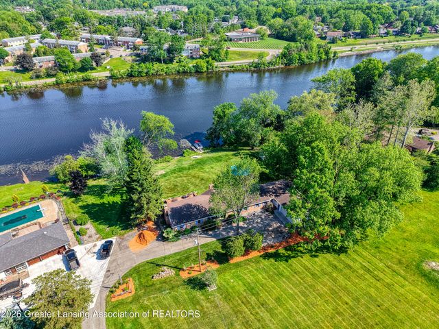 3619 Waverly Hills Road, Lansing, MI 48917