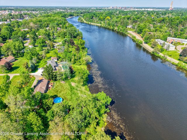 3619 Waverly Hills Road, Lansing, MI 48917