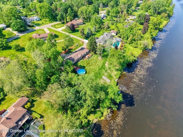 3619 Waverly Hills Road, Lansing, MI 48917