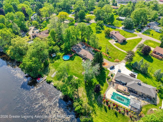 3619 Waverly Hills Road, Lansing, MI 48917