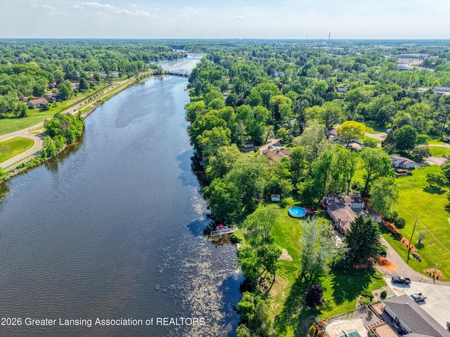 3619 Waverly Hills Road, Lansing, MI 48917