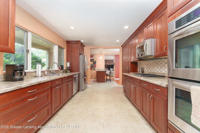 3619 Waverly Hills Road, Lansing, MI 48917