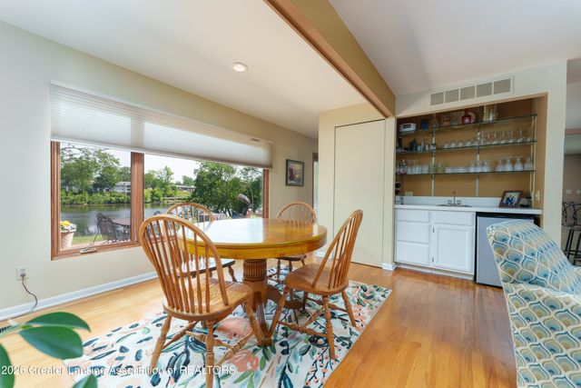 3619 Waverly Hills Road, Lansing, MI 48917