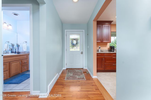 3619 Waverly Hills Road, Lansing, MI 48917
