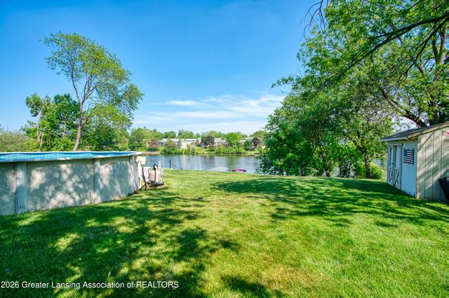 3619 Waverly Hills Road, Lansing, MI 48917