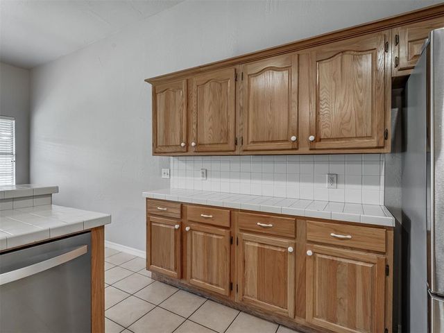 2709 Silvertree Drive, Oklahoma City, OK 73120