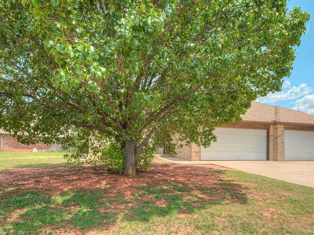 2709 Silvertree Drive, Oklahoma City, OK 73120