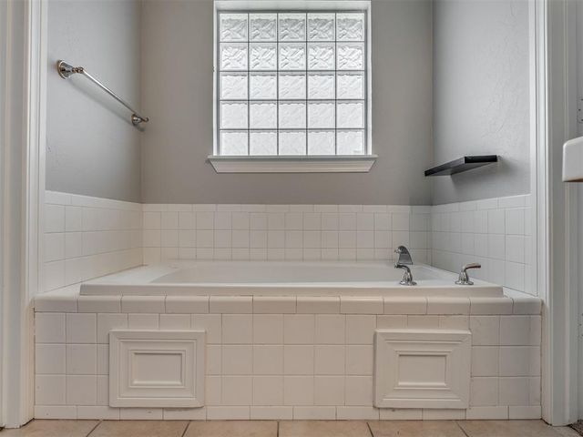 2709 Silvertree Drive, Oklahoma City, OK 73120