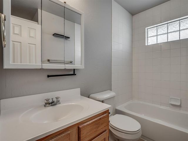 2709 Silvertree Drive, Oklahoma City, OK 73120
