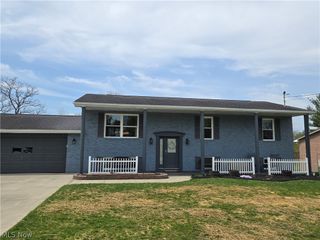 104 Summerset Drive, Marietta, OH 45750