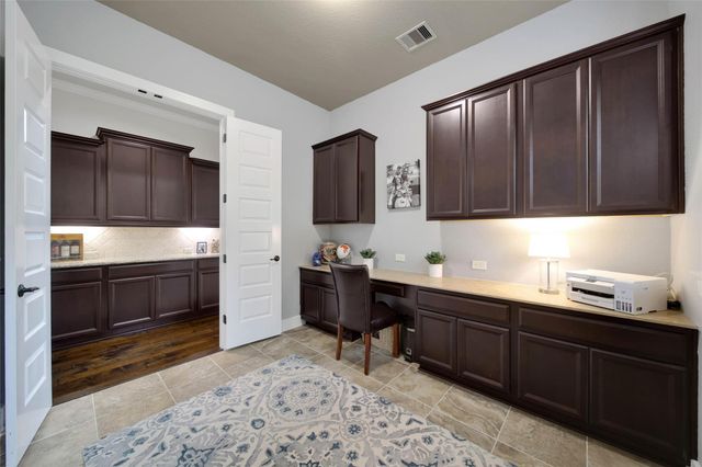 5462 Harvest Oak Landing Drive, Spring, TX 77386