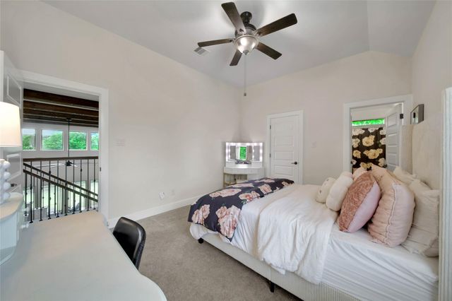5462 Harvest Oak Landing Drive, Spring, TX 77386