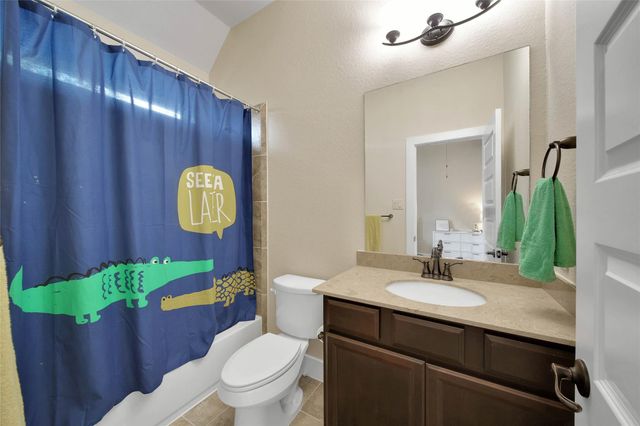 5462 Harvest Oak Landing Drive, Spring, TX 77386