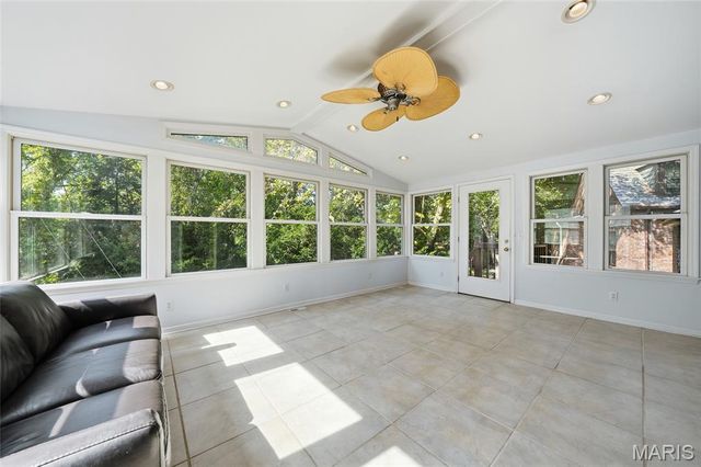 1077 N Jackson Avenue, University City, MO 63130