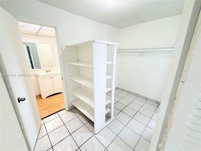 2800 NW 56th Avenue E201, Lauderhill, FL 33313