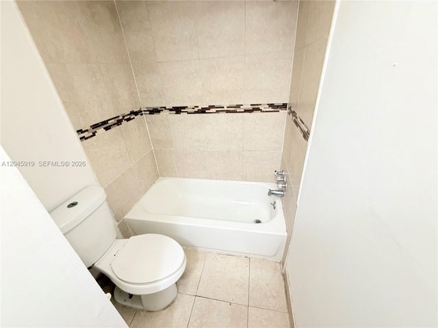 2800 NW 56th Avenue E201, Lauderhill, FL 33313