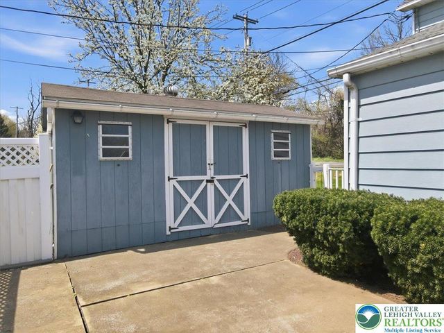 5220 Freemansburg Avenue, Easton, PA 18045