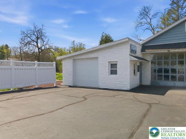 5220 Freemansburg Avenue, Easton, PA 18045