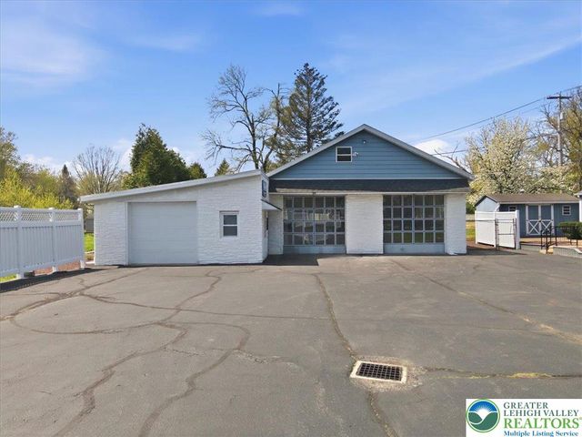 5220 Freemansburg Avenue, Easton, PA 18045
