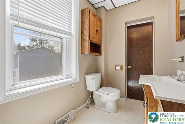 5220 Freemansburg Avenue, Easton, PA 18045