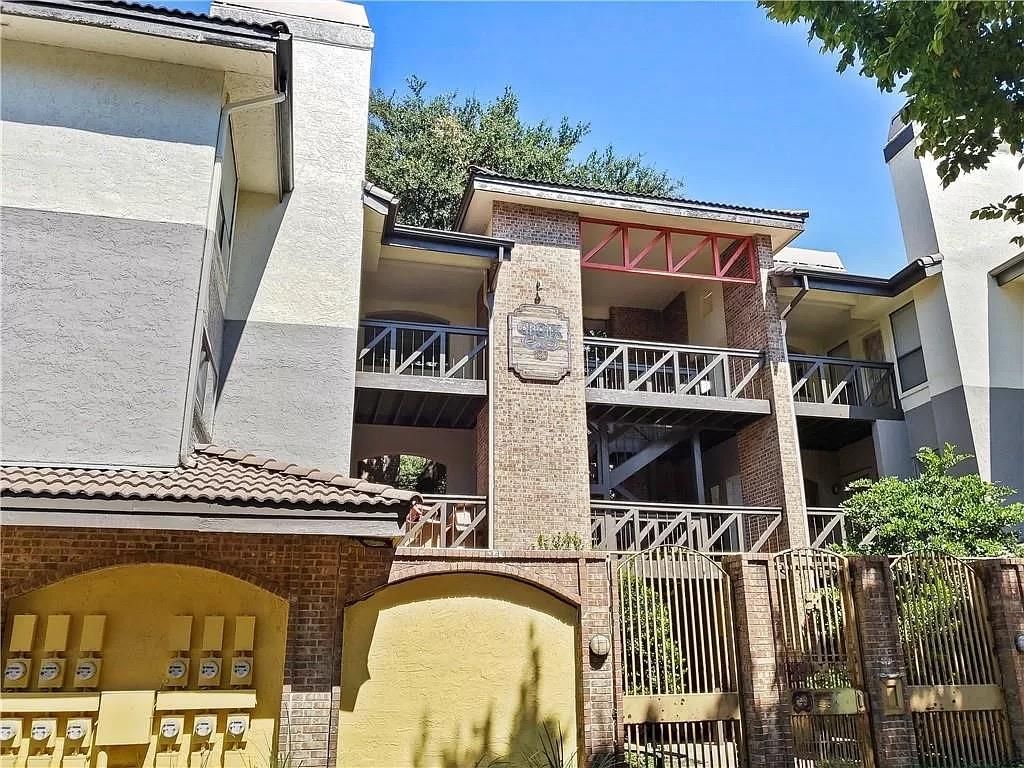 806 W 24th ST 210, Austin, TX 78705