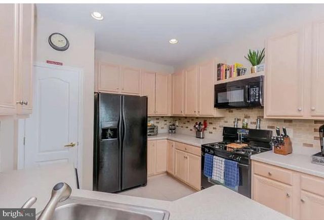 1007 BUCKINGHAM DR, Thorofare, NJ 08086