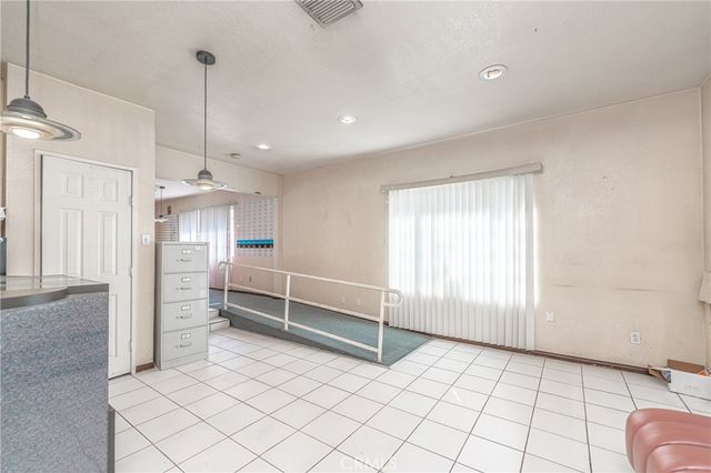 8464 California Avenue, South Gate, CA 90280