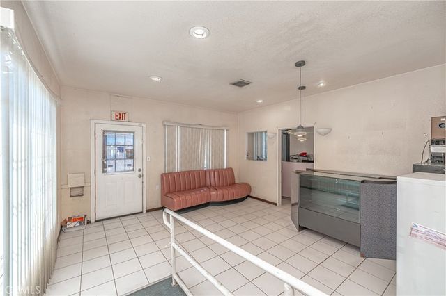 8464 California Avenue, South Gate, CA 90280