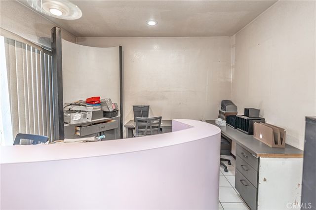 8464 California Avenue, South Gate, CA 90280