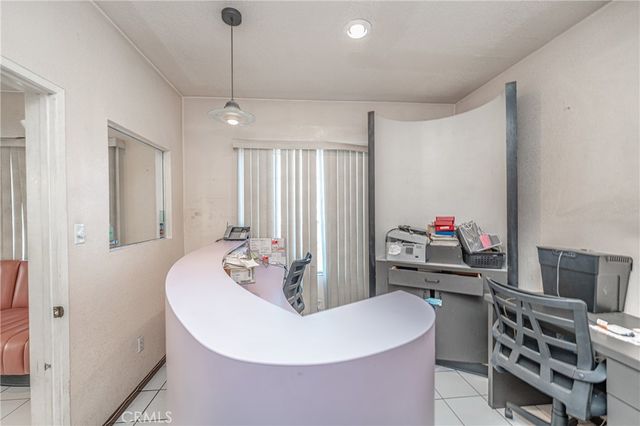 8464 California Avenue, South Gate, CA 90280