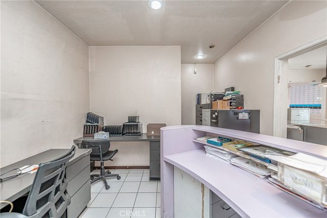 8464 California Avenue, South Gate, CA 90280