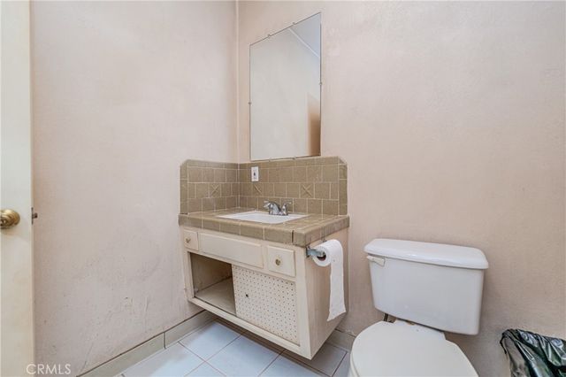 8464 California Avenue, South Gate, CA 90280