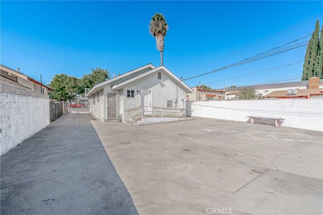 8464 California Avenue, South Gate, CA 90280