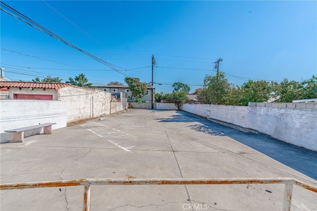 8464 California Avenue, South Gate, CA 90280