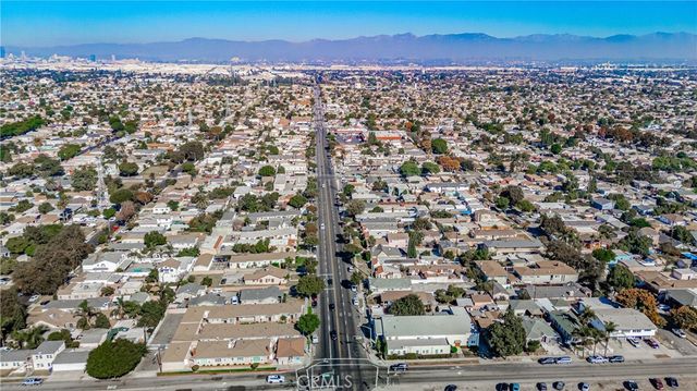 8464 California Avenue, South Gate, CA 90280