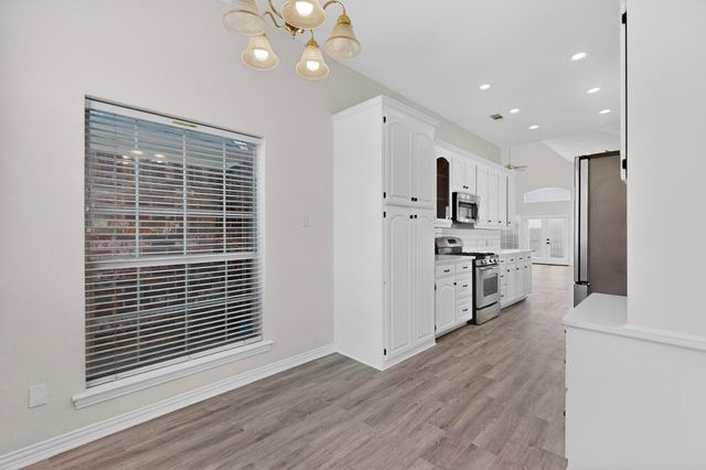 714 Ashbrook Court, Euless, TX 76039