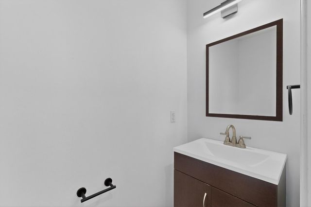 714 Ashbrook Court, Euless, TX 76039