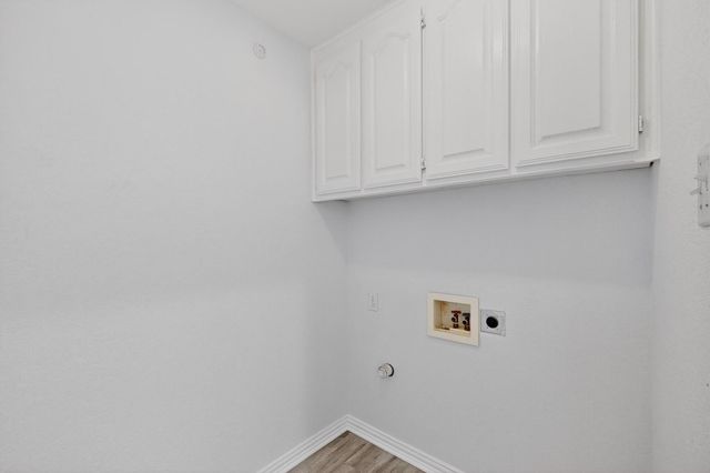 714 Ashbrook Court, Euless, TX 76039