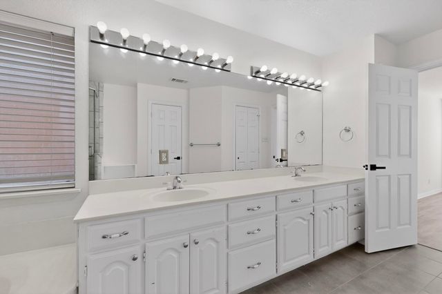 714 Ashbrook Court, Euless, TX 76039